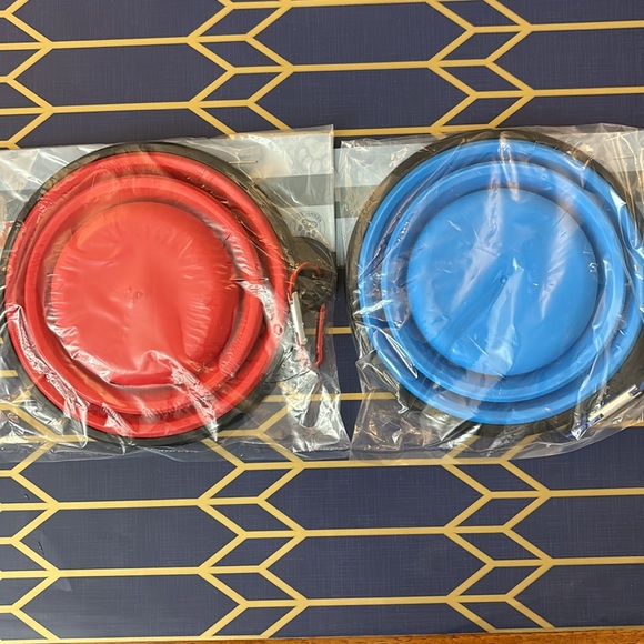 Bundle (2) Collapsible Silicone Travel Bowls Red&Blue  for small pets New/Sealed - Picture 3 of 5